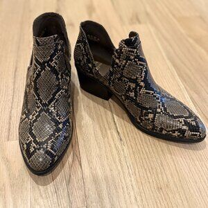 Fergalicious by fergie shoes brown ankle boots snake, print, size 12